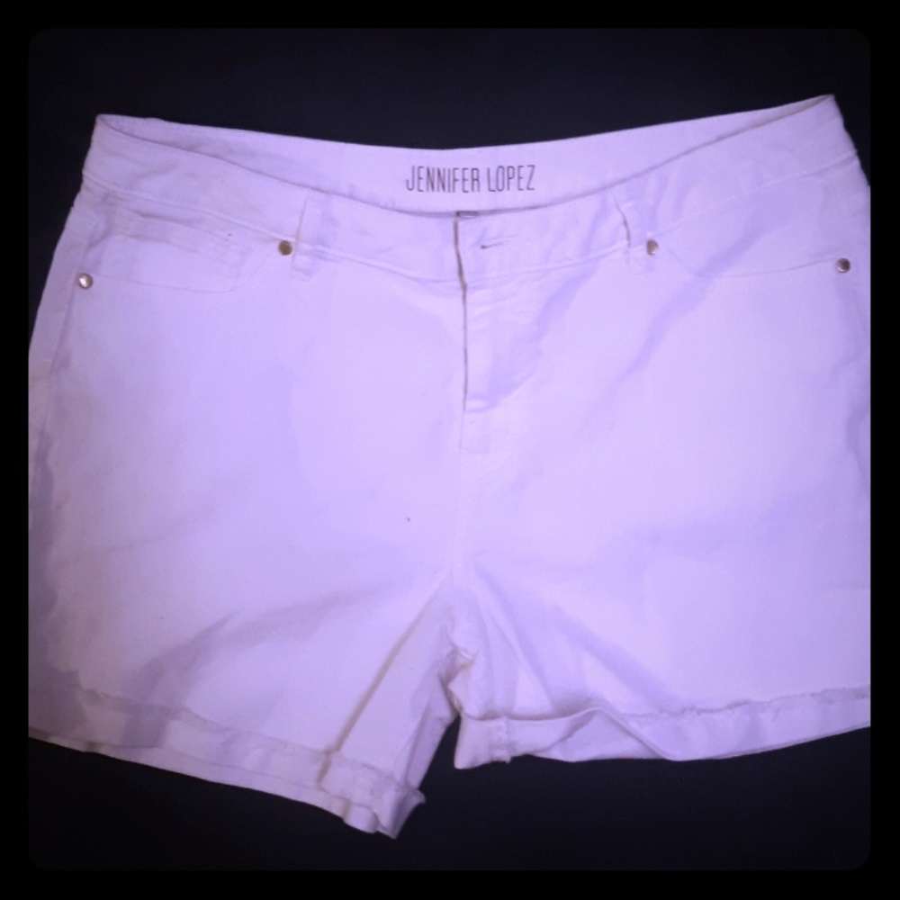 Jennifer  Lopez white shorts